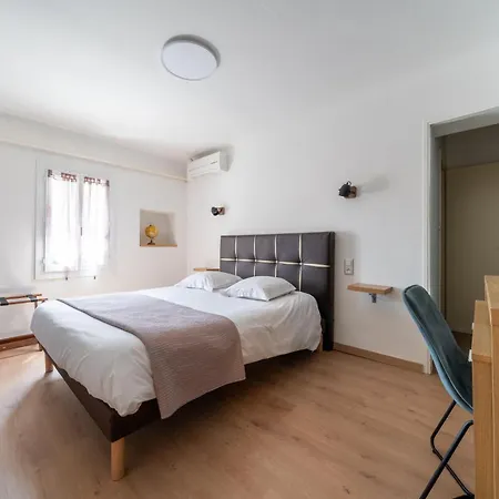 Hotel Logis Le Chene Bollene
