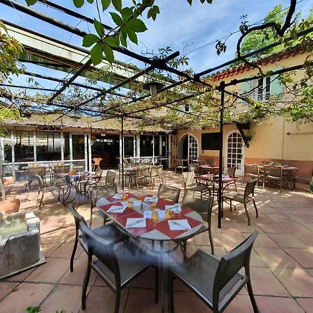 Logis Le Chene Hotel