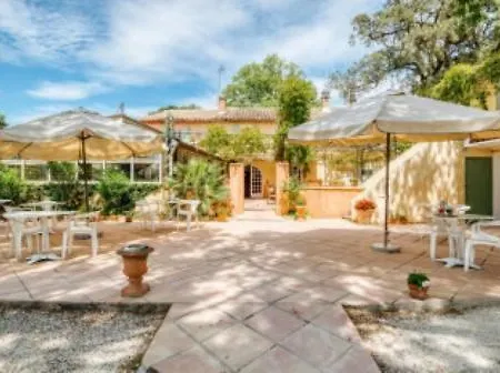 Hotel Logis Le Chene